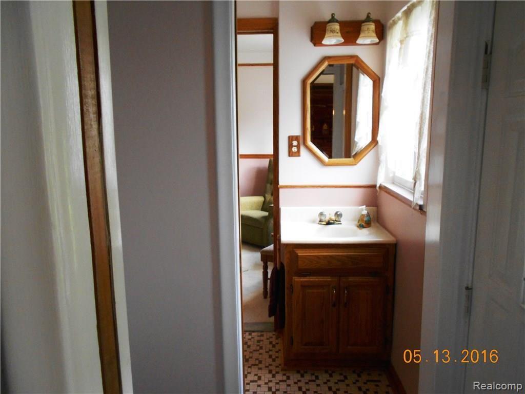 28313 Westerleigh Road Farmington Hills, MI 48334 - Photo 30 of 34