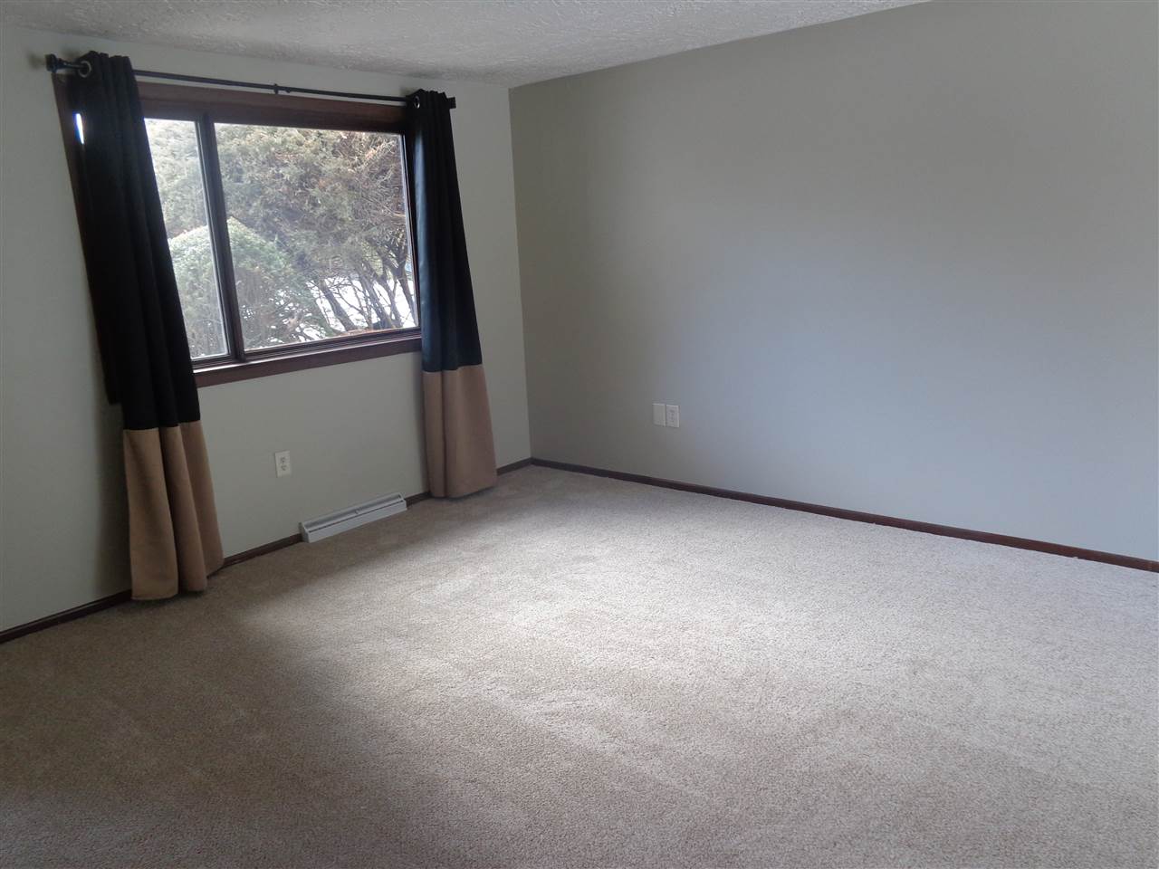 1 A Cedarbrook Avenue Rochester, NH 03867 - Photo 2 of 12 Gallery Image 2