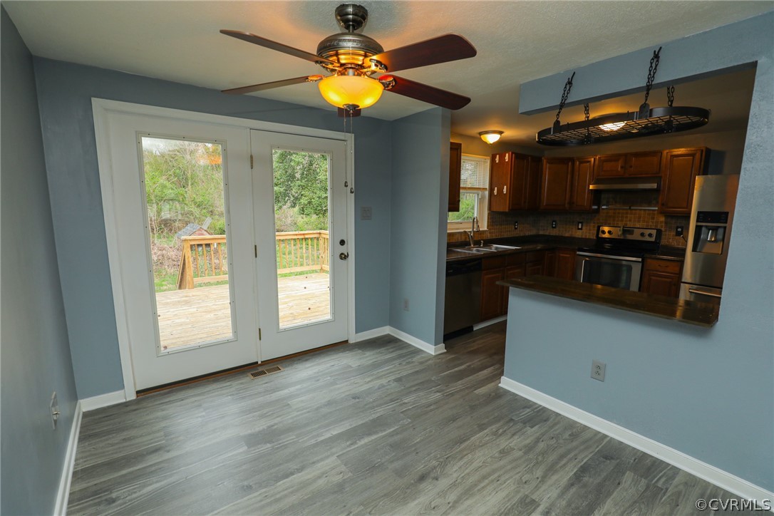 9122 Pepperidge Road North Chesterfield, VA 23236 - Photo 16 of 48 Gallery Image 16