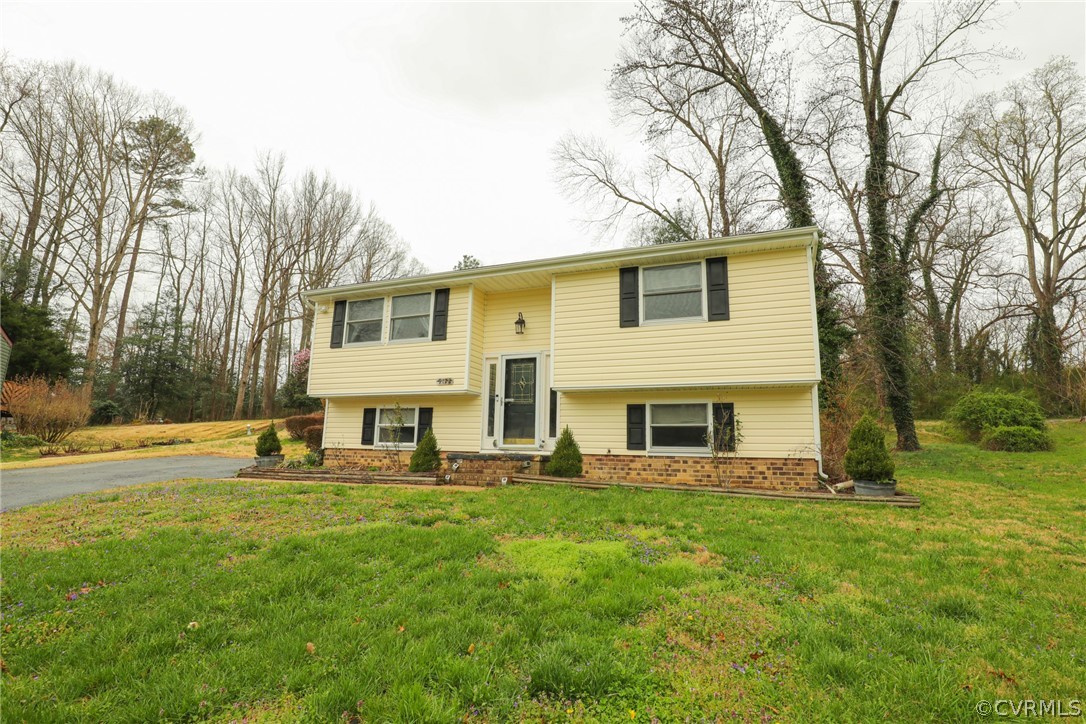 9122 Pepperidge Road North Chesterfield, VA 23236 - Photo 2 of 48 Gallery Image 2