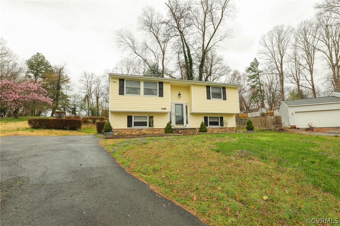 9122 Pepperidge Road North Chesterfield, VA 23236 - Photo 4 of 48 Gallery Image 4