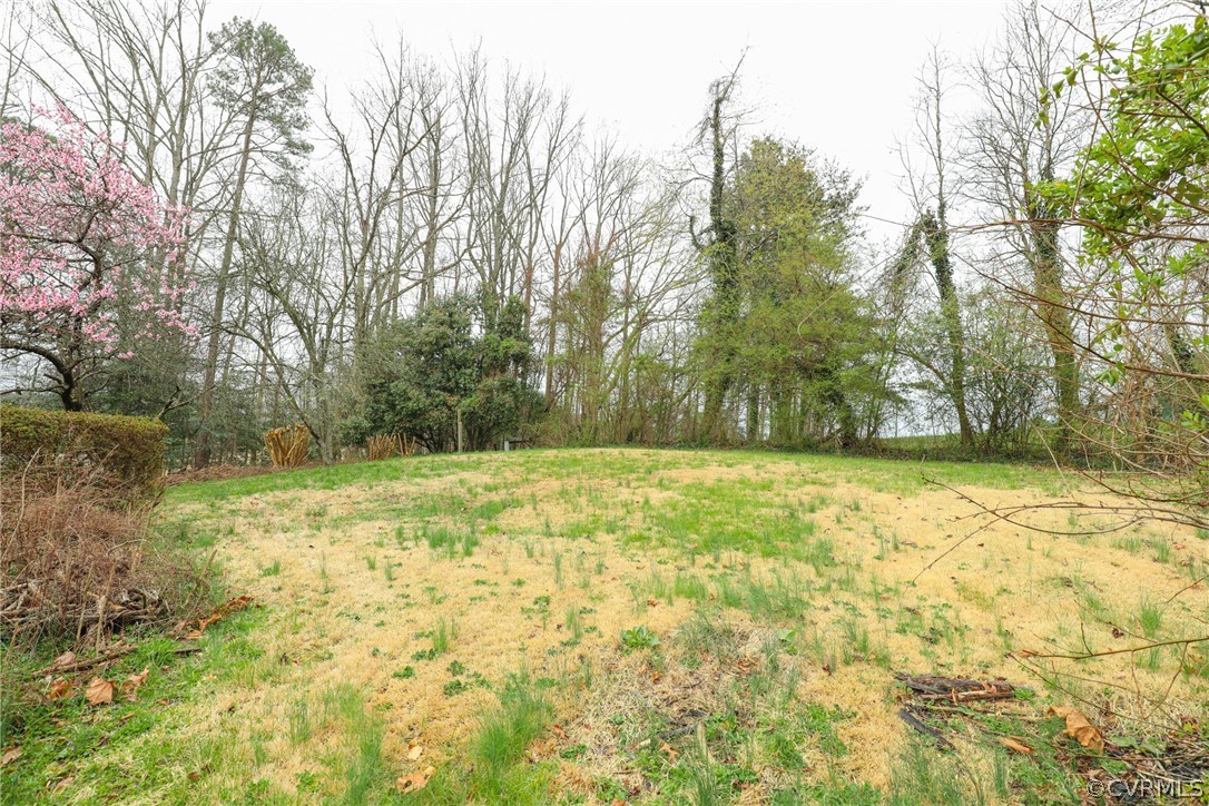 9122 Pepperidge Road North Chesterfield, VA 23236 - Photo 7 of 48 Gallery Image 7