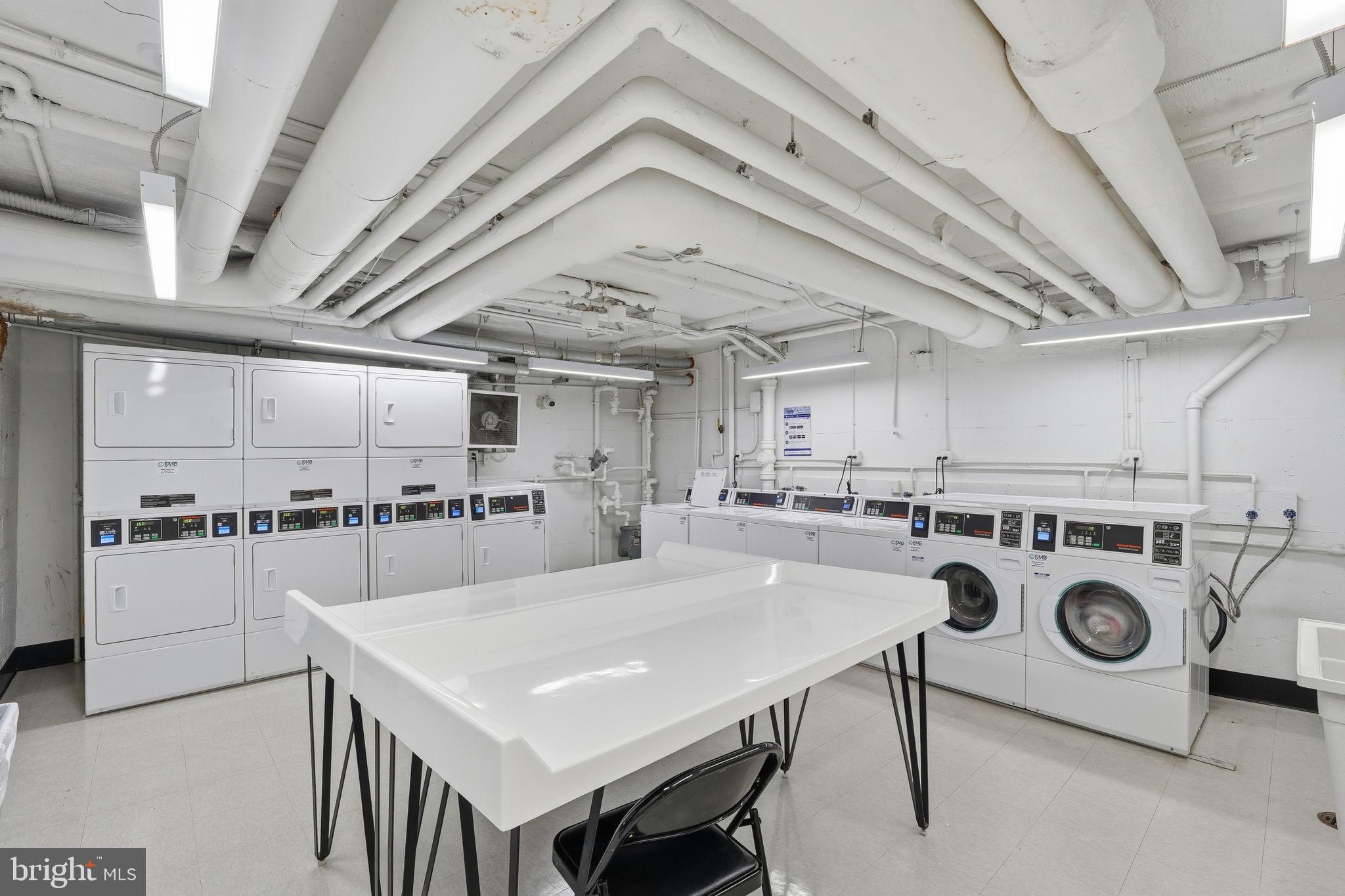 1300 South Arlington Ridge Road, Unit 204 Arlington, VA 22202 - Photo 20 of 35 a view of a kitchen and a stove
