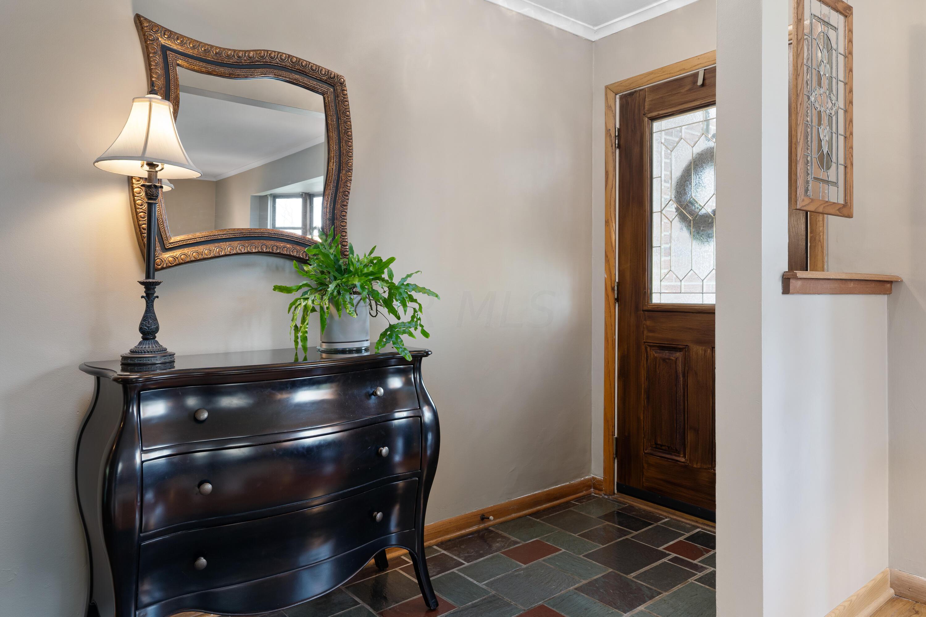 2583 Welsford Road Columbus, OH 43221 - Photo 6 of 42 2583 Welsford Rd_07