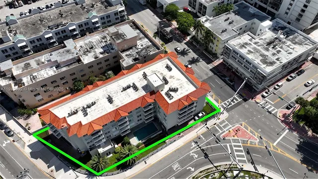 $2,800 | 2600 Collins Avenue, Unit 308, Miami Beach, FL 33140