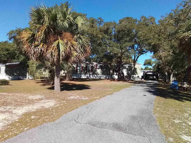 $220,000 | 135 Carolina Street, Carrabelle, FL 32322