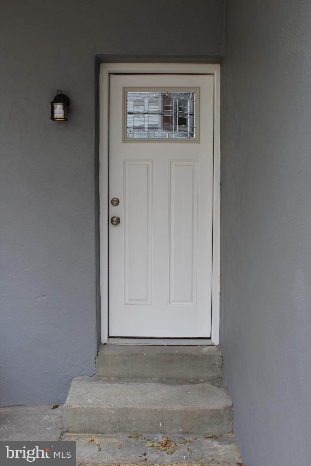 2929 Gerritt Street Philadelphia, PA 19146 - Photo 19 of 22 Backyard door