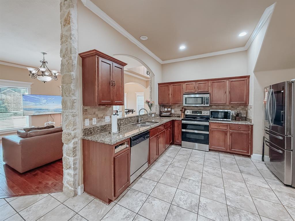 100 Timbershade Drive Red Oak, TX 75154 - Photo 4 of 38
