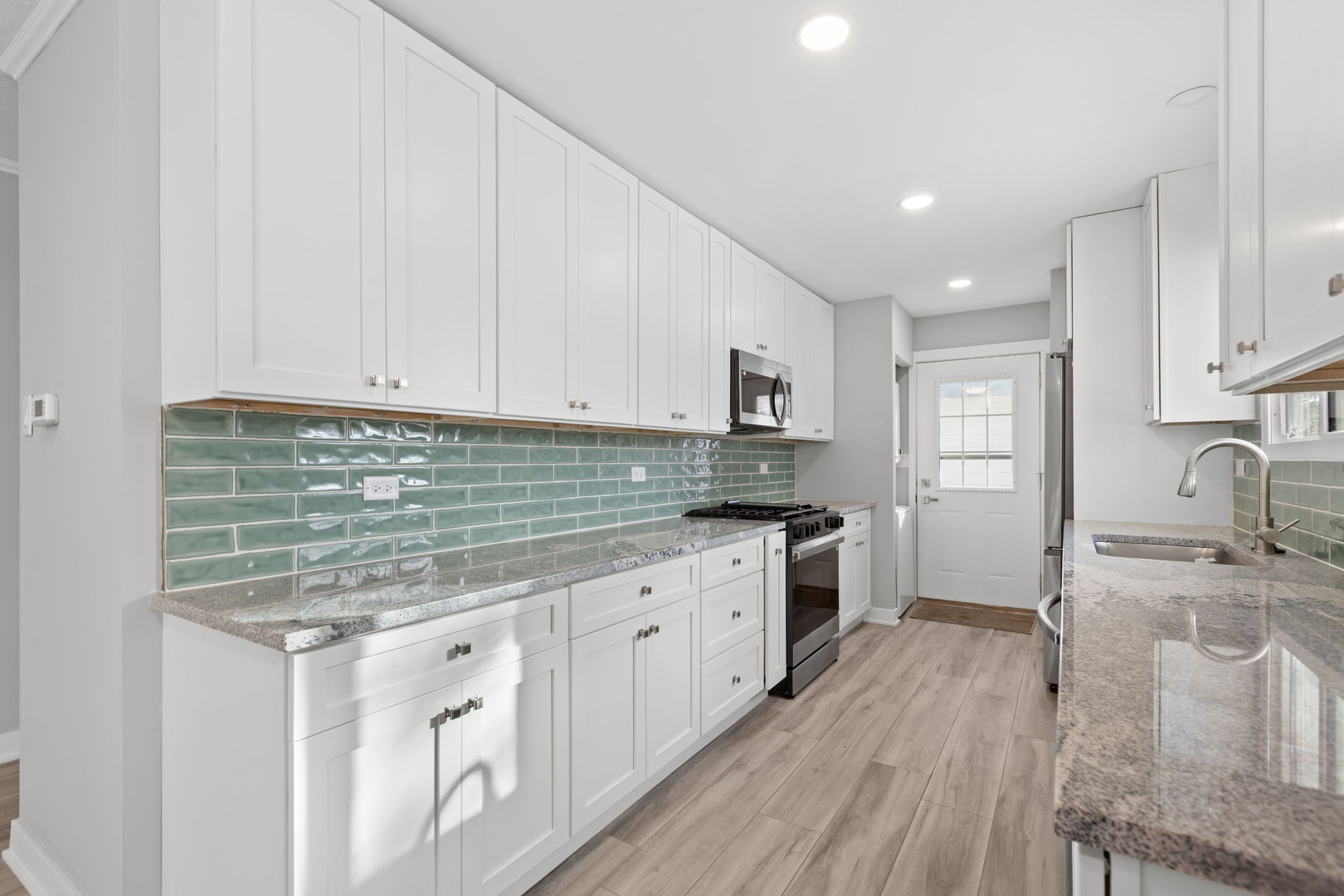 475 East Merle Lane Wheeling, IL 60090 - Photo 8 of 17