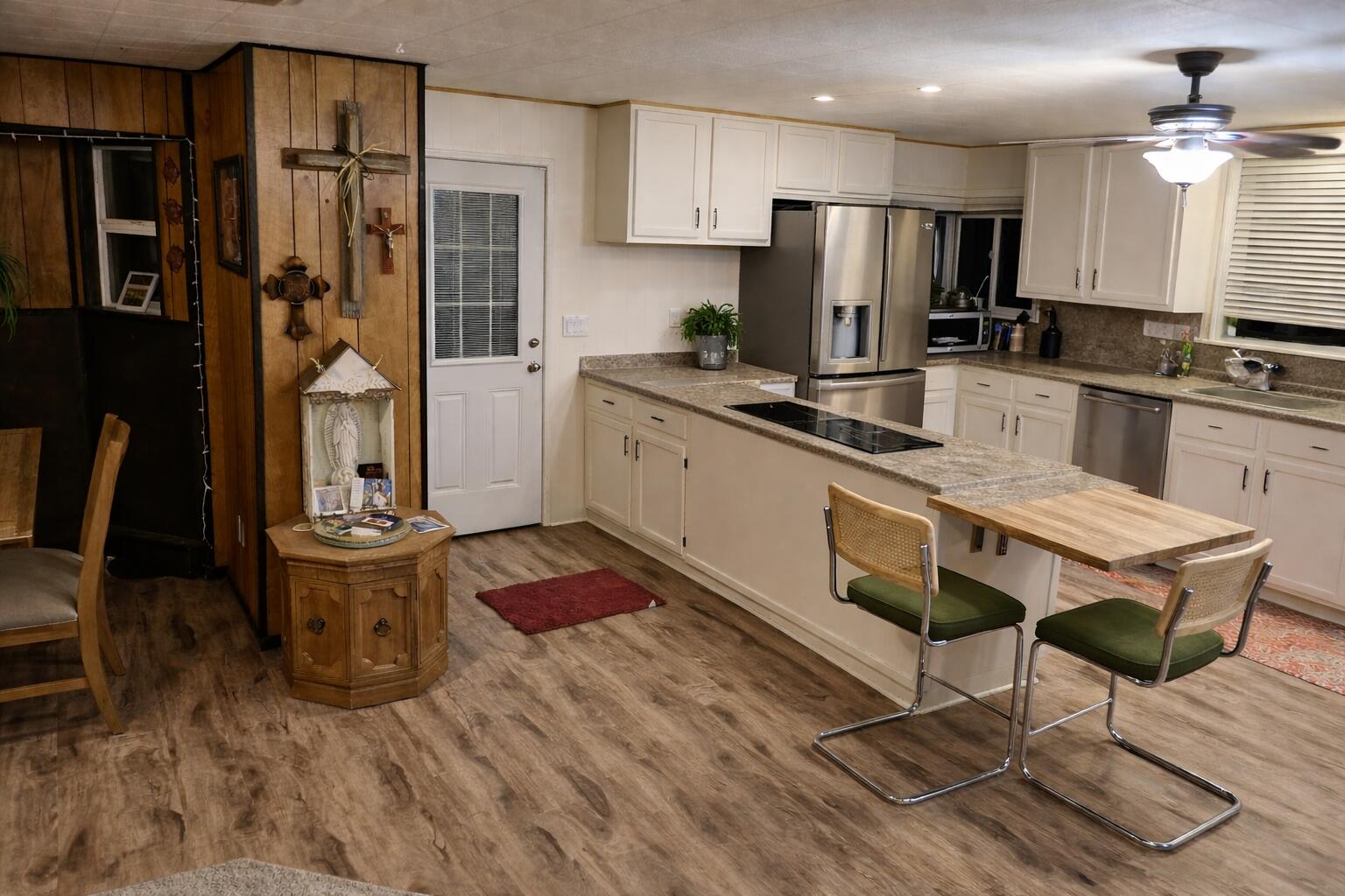 2 Modern kitchen with island