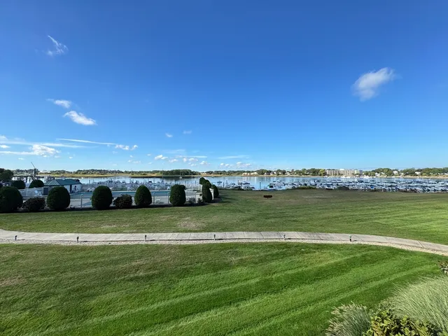 $2,600 | 200 Cove Way, Unit 205, Quincy, MA 02169