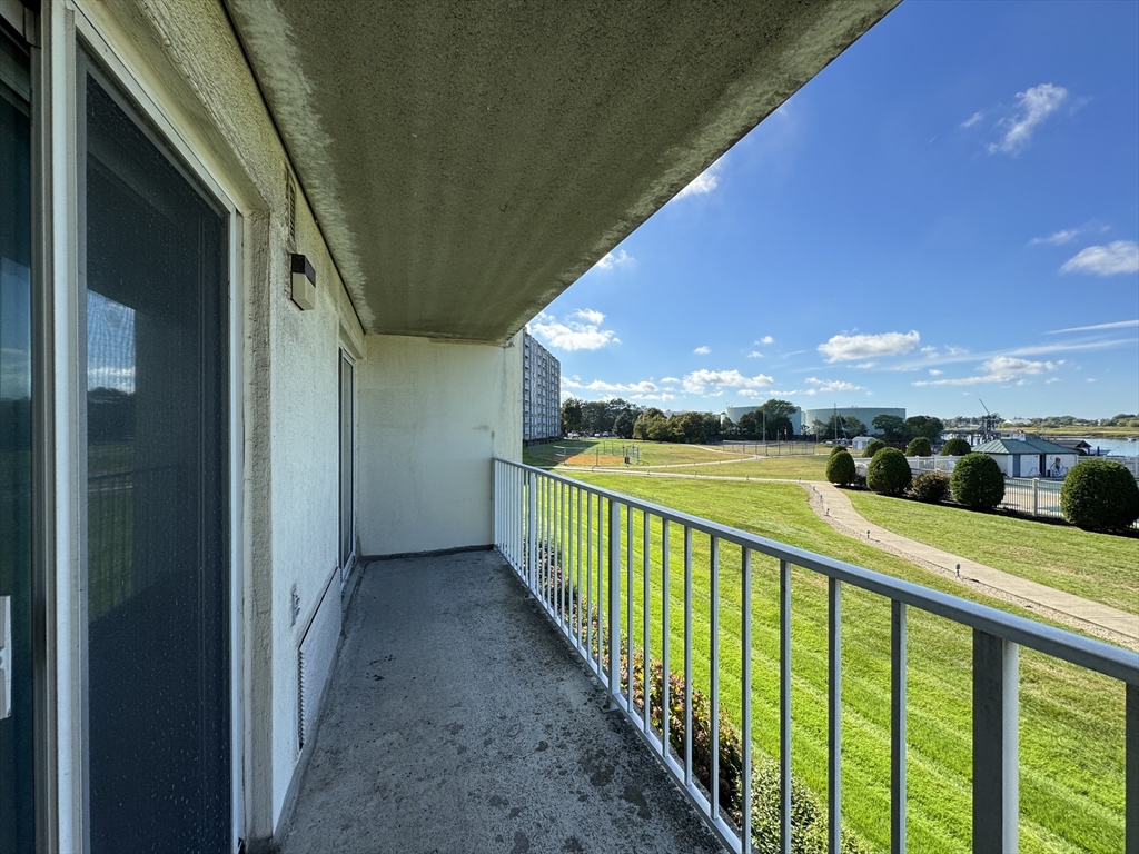 200 Cove Way, Unit 205 Quincy, MA 02169 - Photo 12 of 12 a view of a porch