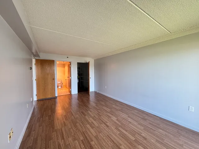 $2,600 | 200 Cove Way, Unit 205, Quincy, MA 02169