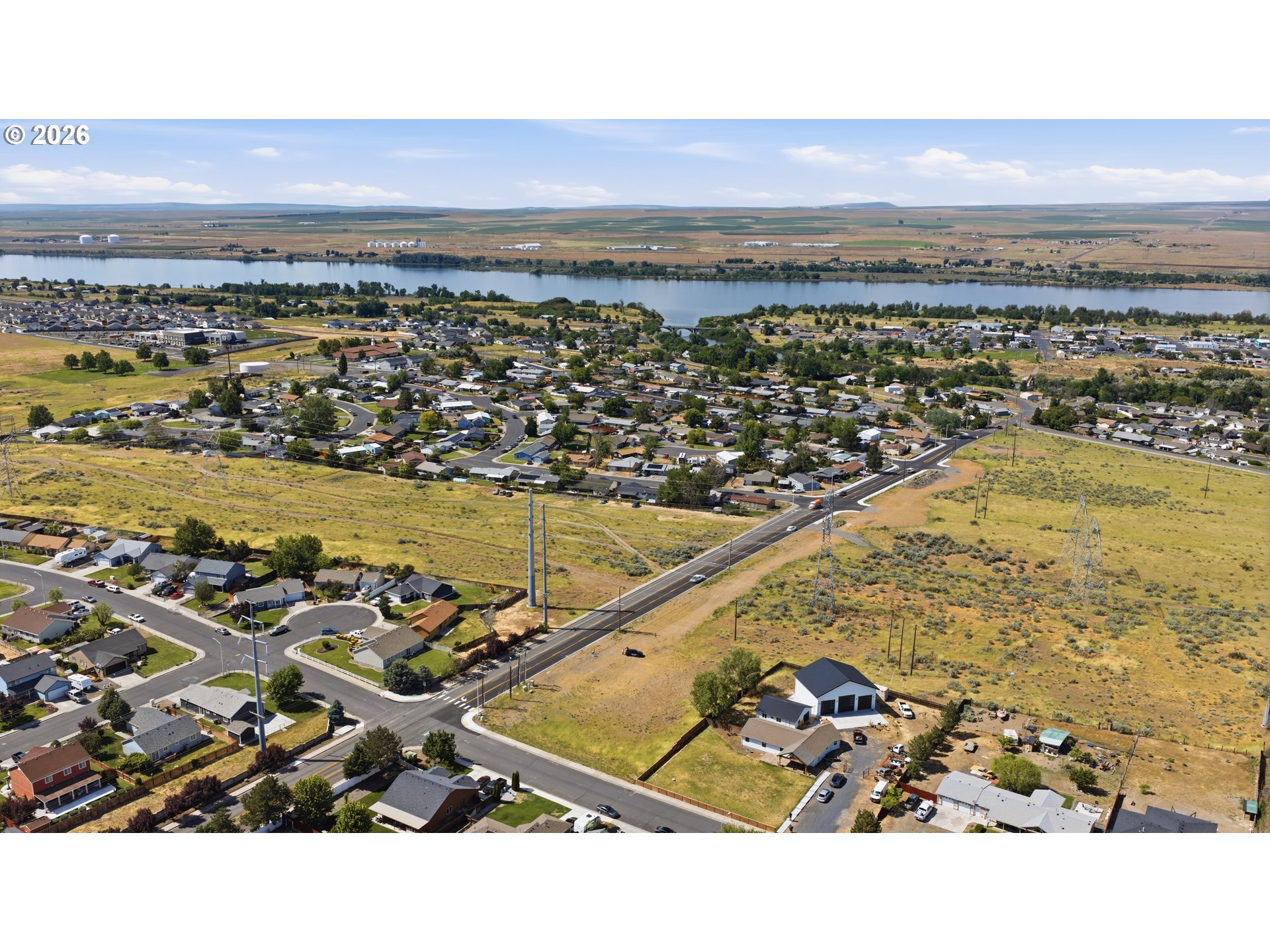 311 Pine Tree Avenue Umatilla, OR 97882 - Photo 2 of 13 a view of a city and ocean view