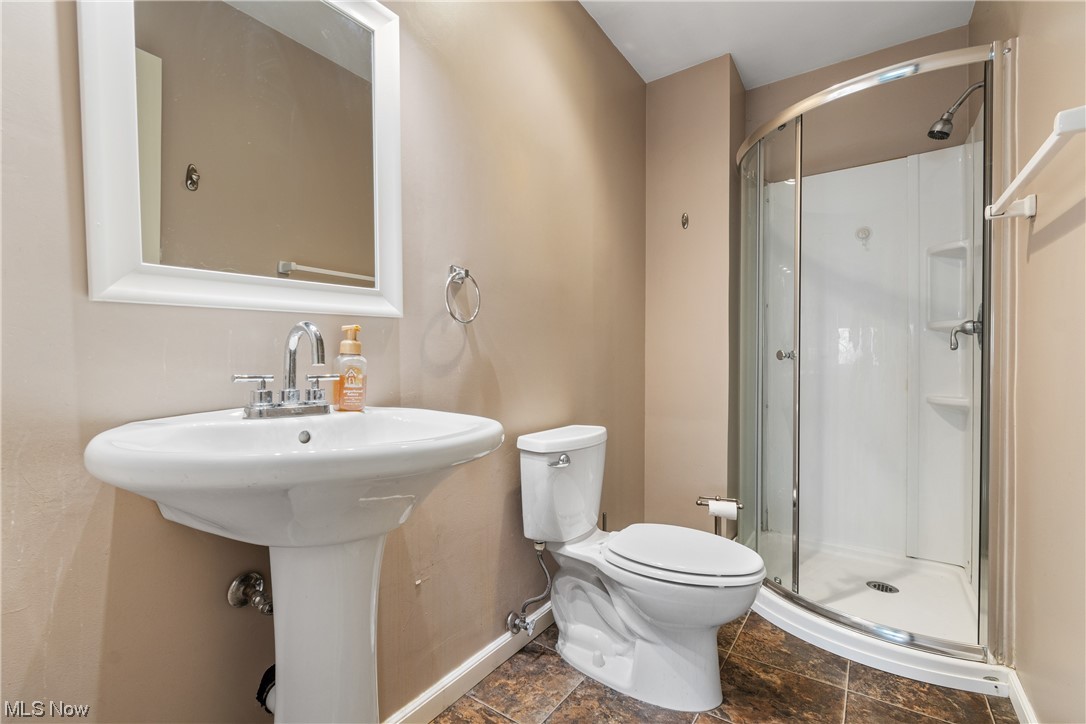 949 Hampton Ridge Drive Akron, OH 44313 - Photo 21 of 35 Updated master bathroom with walk-in shower