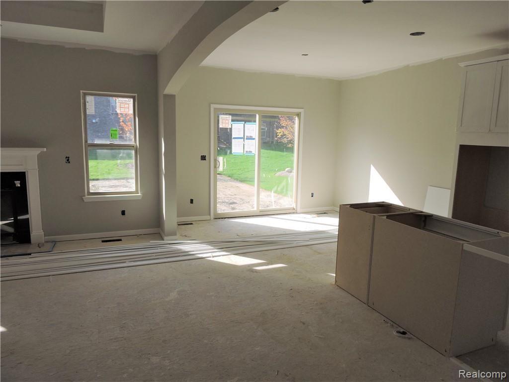 5481 Woodfall Road Clarkston, MI 48348 - Photo 9 of 37