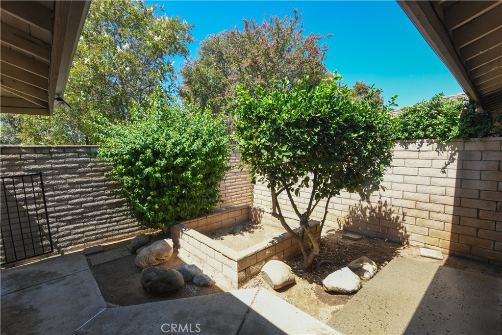 5468 Apricot Lane Riverside, CA 92506 - Photo 4 of 23 Gallery Image 4