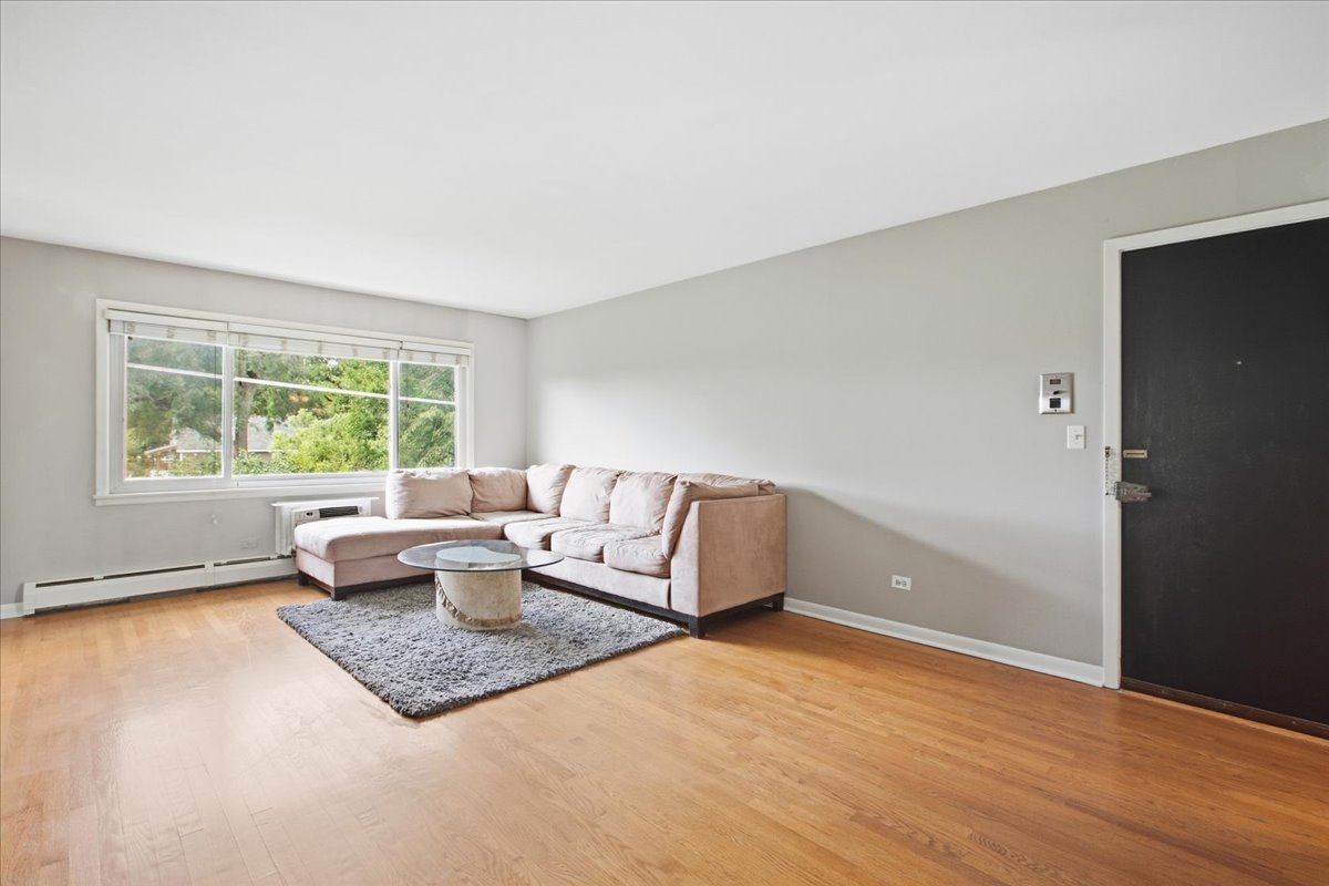 954 Shermer Road, Unit 15 Glenview, IL 60025 - Photo 3 of 15 Gallery Image 3
