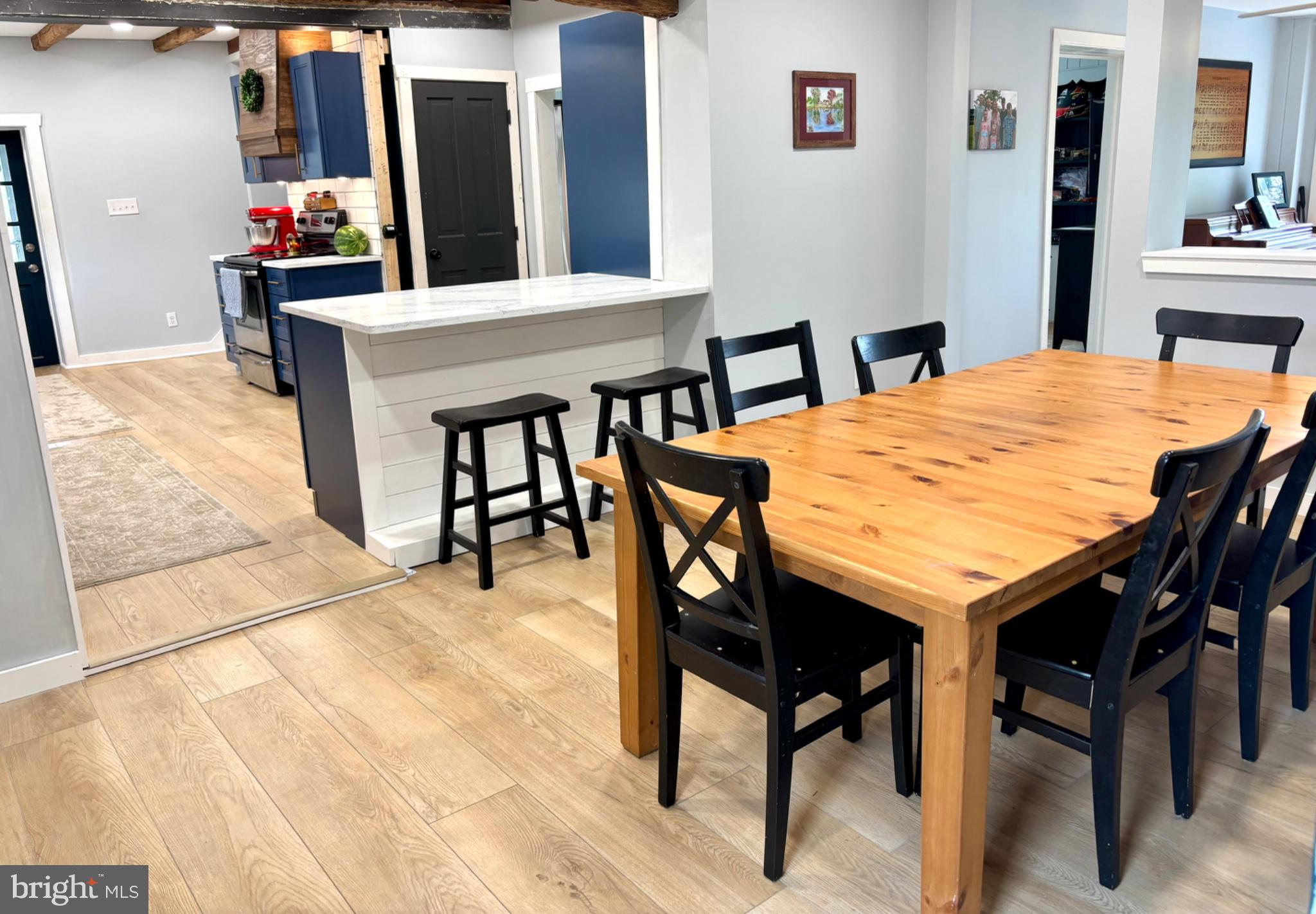 1385 County Line Road Quakertown, PA 18951 - Photo 18 of 21 Inviting open-concept dining space.