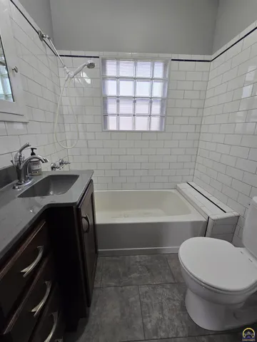 $149,900 | 1718 Southwest Randolph Avenue, Topeka, KS 66604