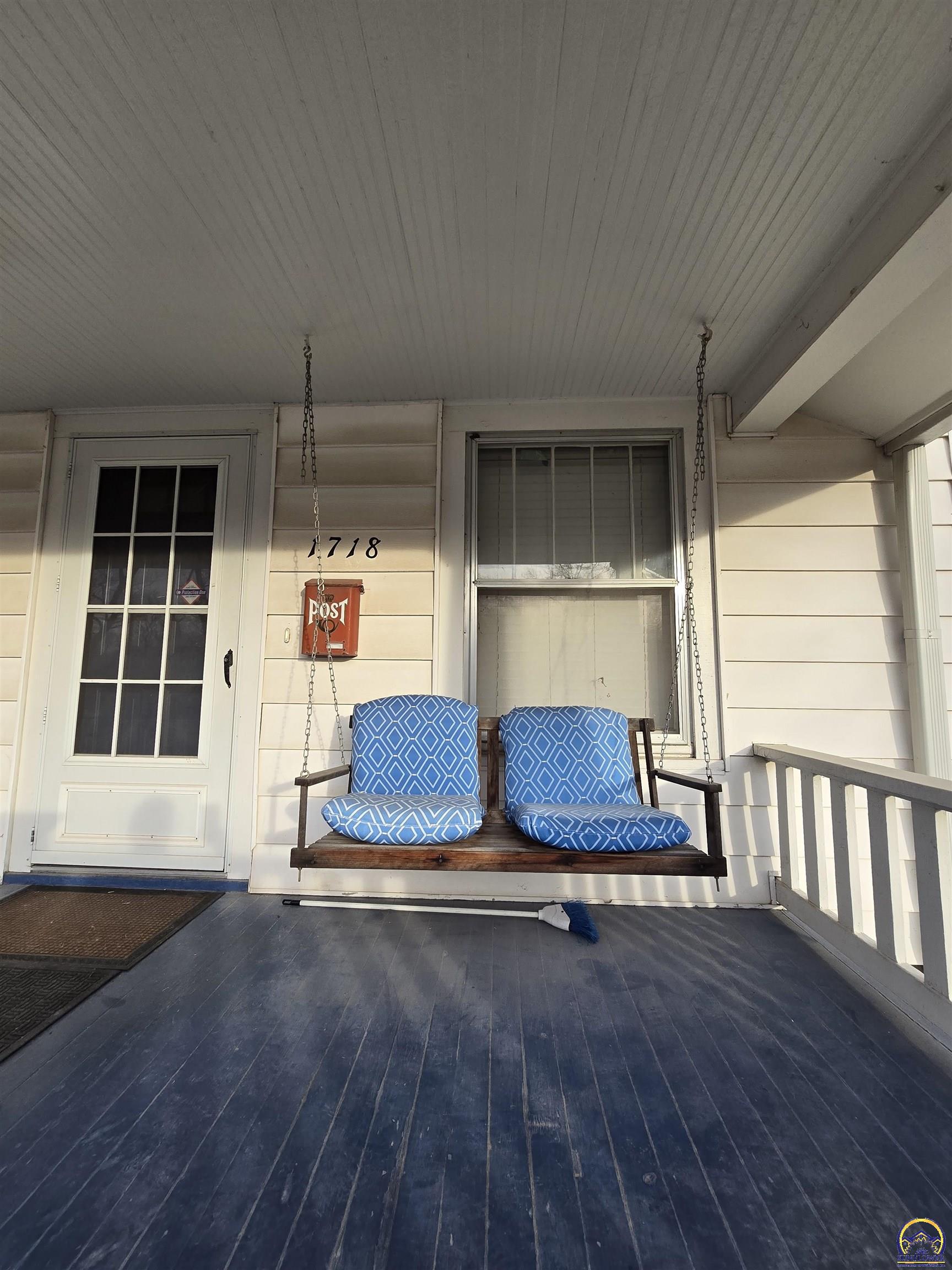 1718 Southwest Randolph Avenue Topeka, KS 66604 - Photo 4 of 28