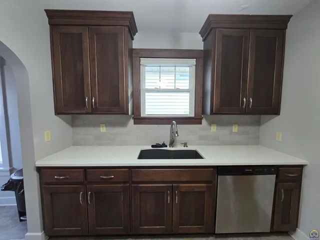 $149,900 | 1718 Southwest Randolph Avenue, Topeka, KS 66604