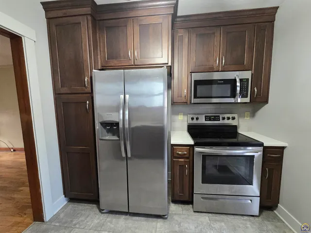 $149,900 | 1718 Southwest Randolph Avenue, Topeka, KS 66604