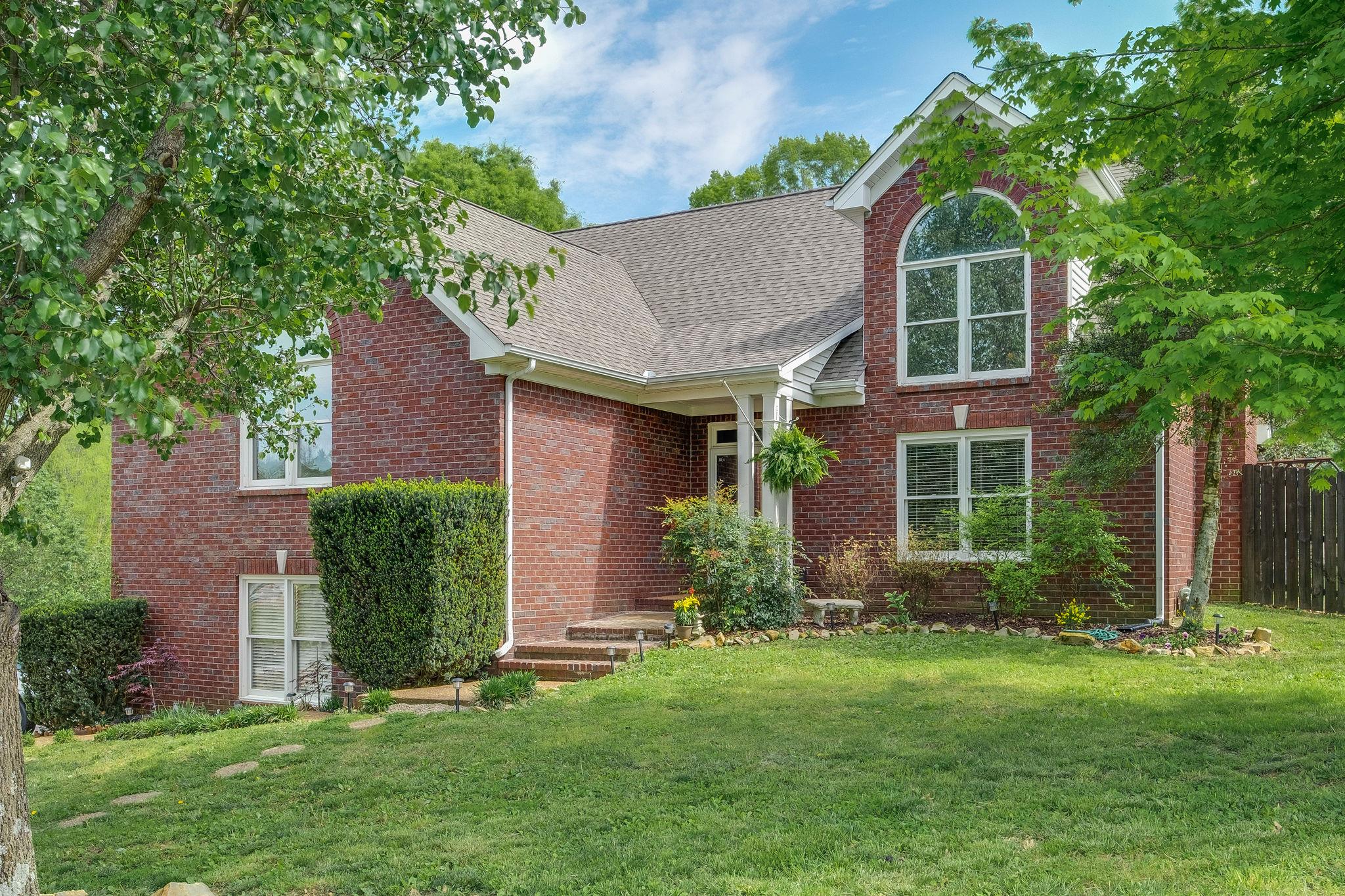 Full brick, corner culdesac lot with an oversized 2 car garage, great home for entertaining.  Terrific LOCATION.