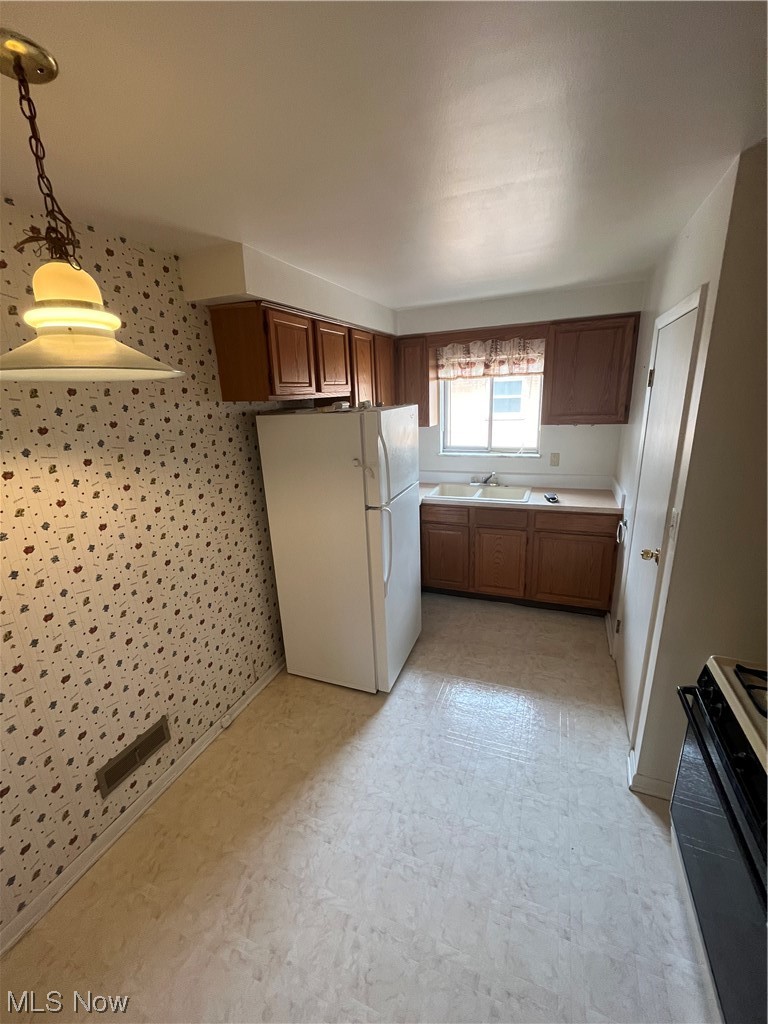 3005 Snow Road Cleveland, OH 44134 - Photo 4 of 21