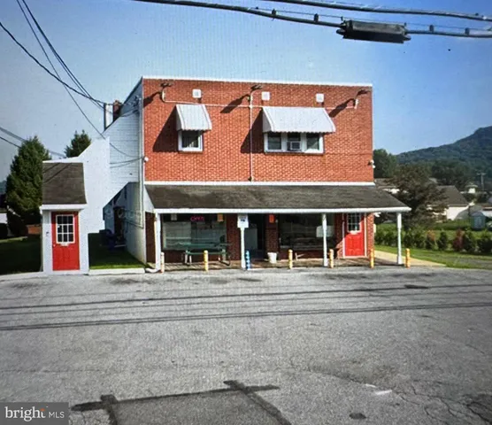 $1,220 | 631 Hill Road, Wernersville, PA 19565