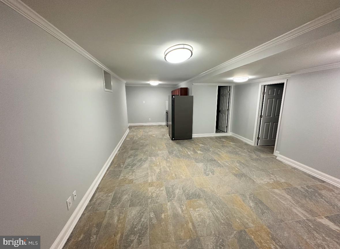631 Hill Road Wernersville, PA 19565 - Photo 12 of 17 en empty room with an entryway