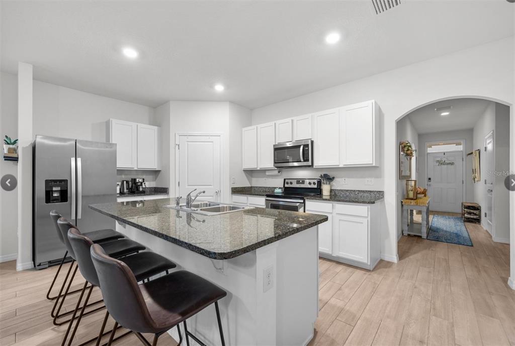 6032 Southwest 84th Street Gainesville, FL 32608 - Photo 8 of 28