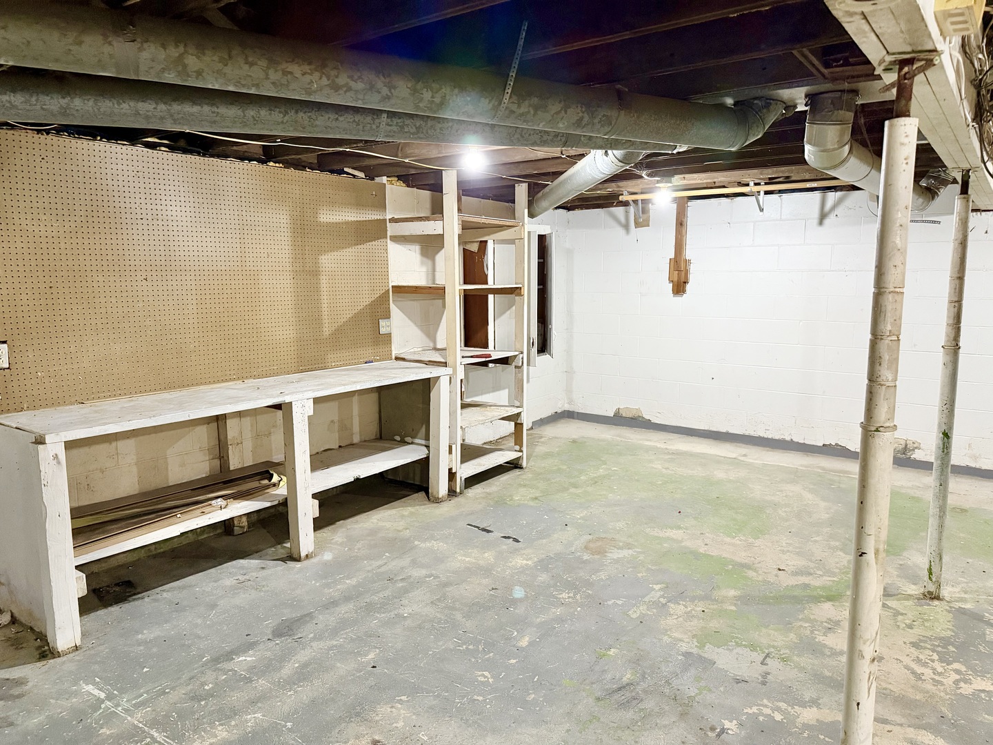 302 Highway 71 Newark, IL 60541 - Photo 18 of 19 a view of storage and utility room