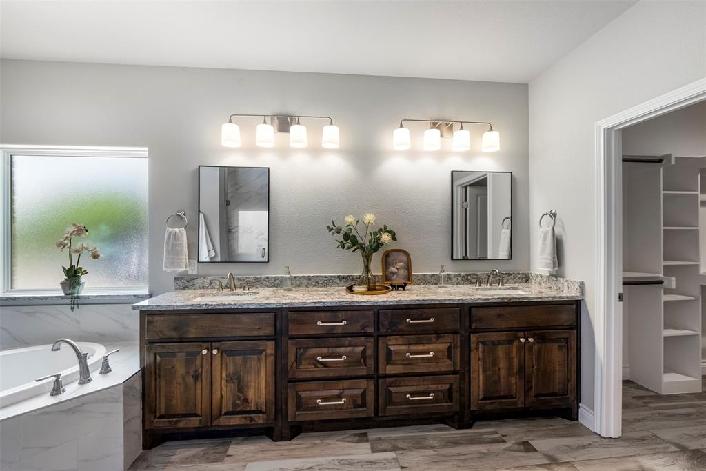 10301 Ravenswood Road Granbury, TX 76049 - Photo 28 of 38 Separate sinks