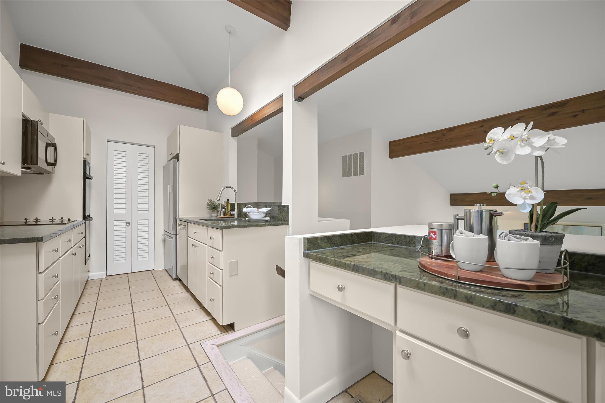 6544 Wiscasset Road Bethesda, MD 20816 - Photo 15 of 48 Alternate view