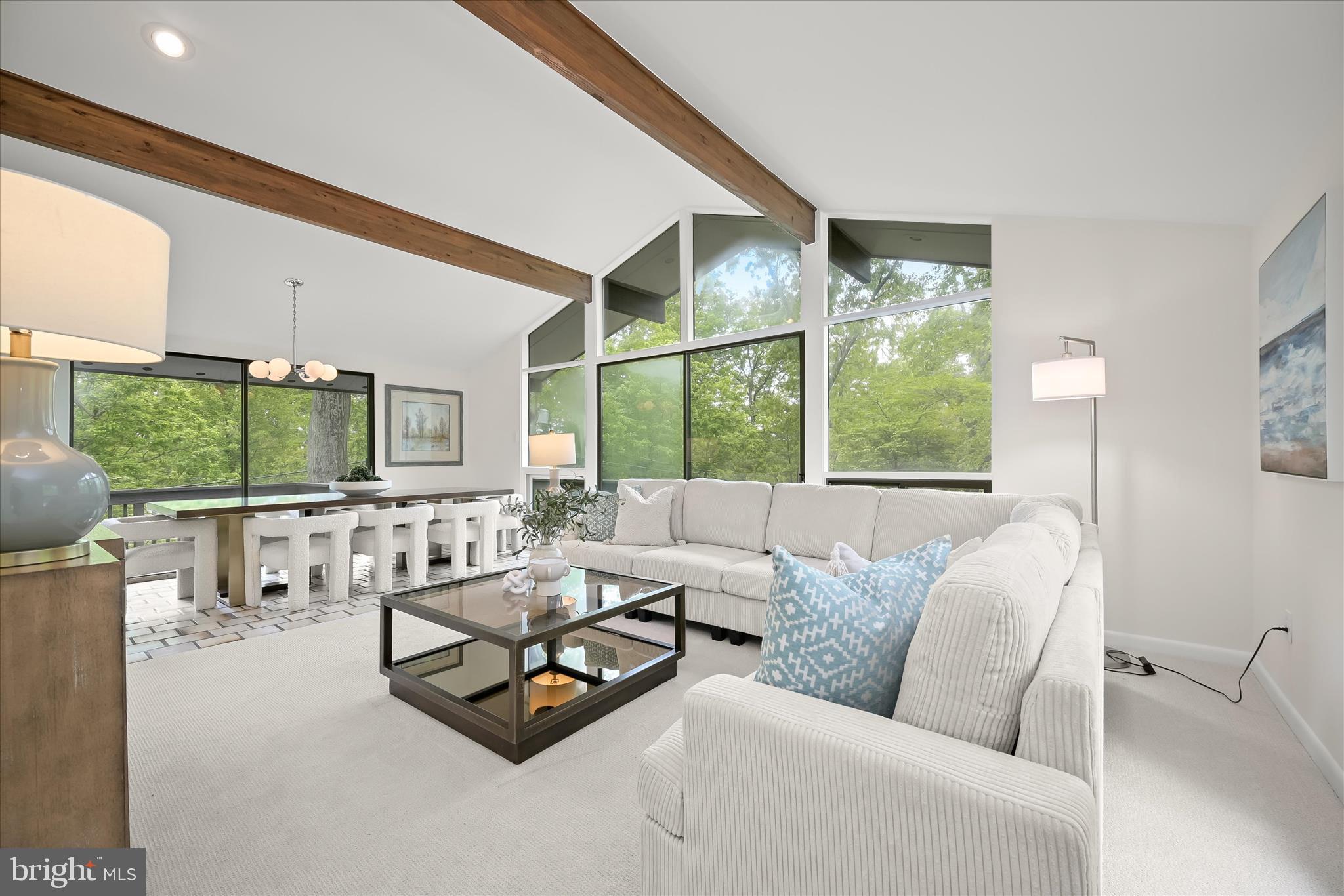 6544 Wiscasset Road Bethesda, MD 20816 - Photo 5 of 48 Dramatic living room