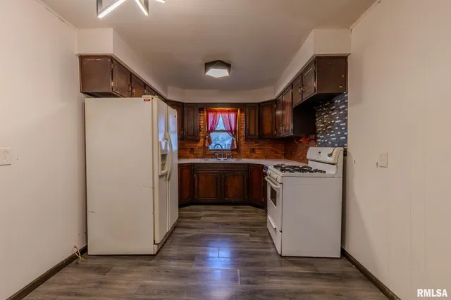 $64,000 | 207 East Elm Street, Thayer, IL 62689