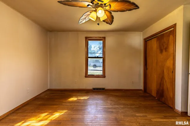 $64,000 | 207 East Elm Street, Thayer, IL 62689