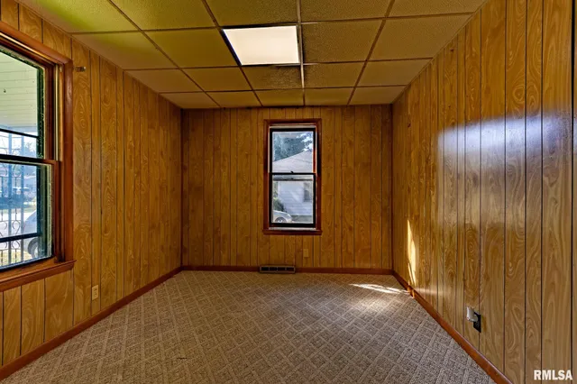 $64,000 | 207 East Elm Street, Thayer, IL 62689