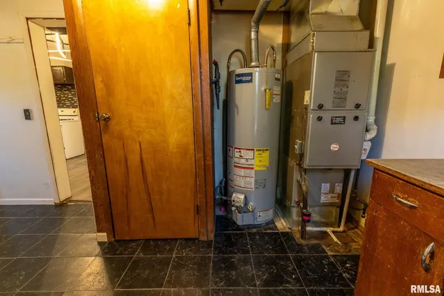 $64,000 | 207 East Elm Street, Thayer, IL 62689