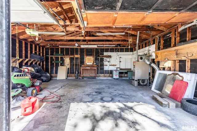 $64,000 | 207 East Elm Street, Thayer, IL 62689