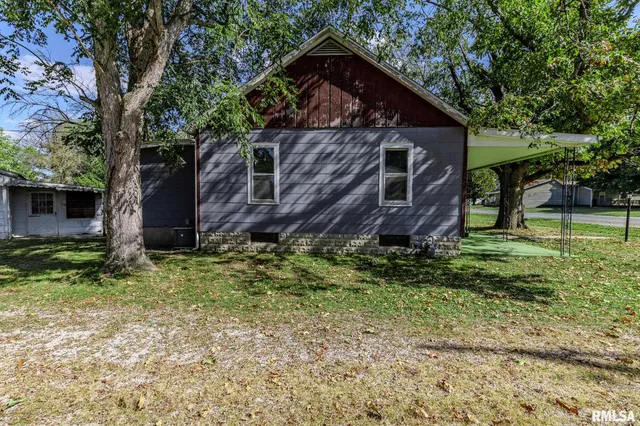 $64,000 | 207 East Elm Street, Thayer, IL 62689