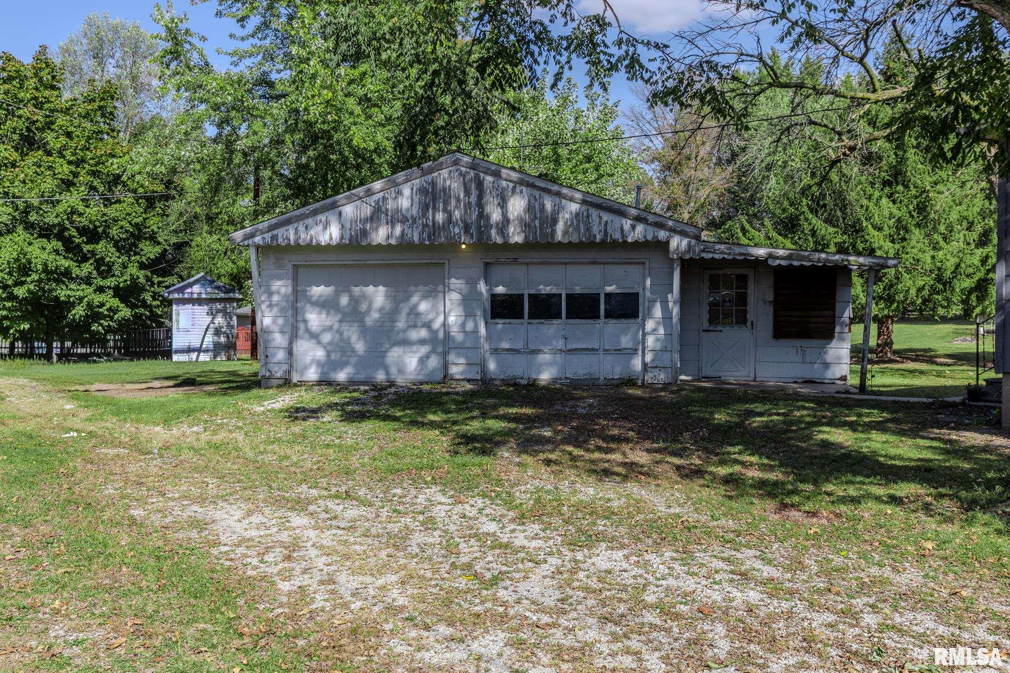 207 East Elm Street Thayer, IL 62689 - Photo 4 of 29