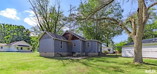 $64,000 | 207 East Elm Street, Thayer, IL 62689