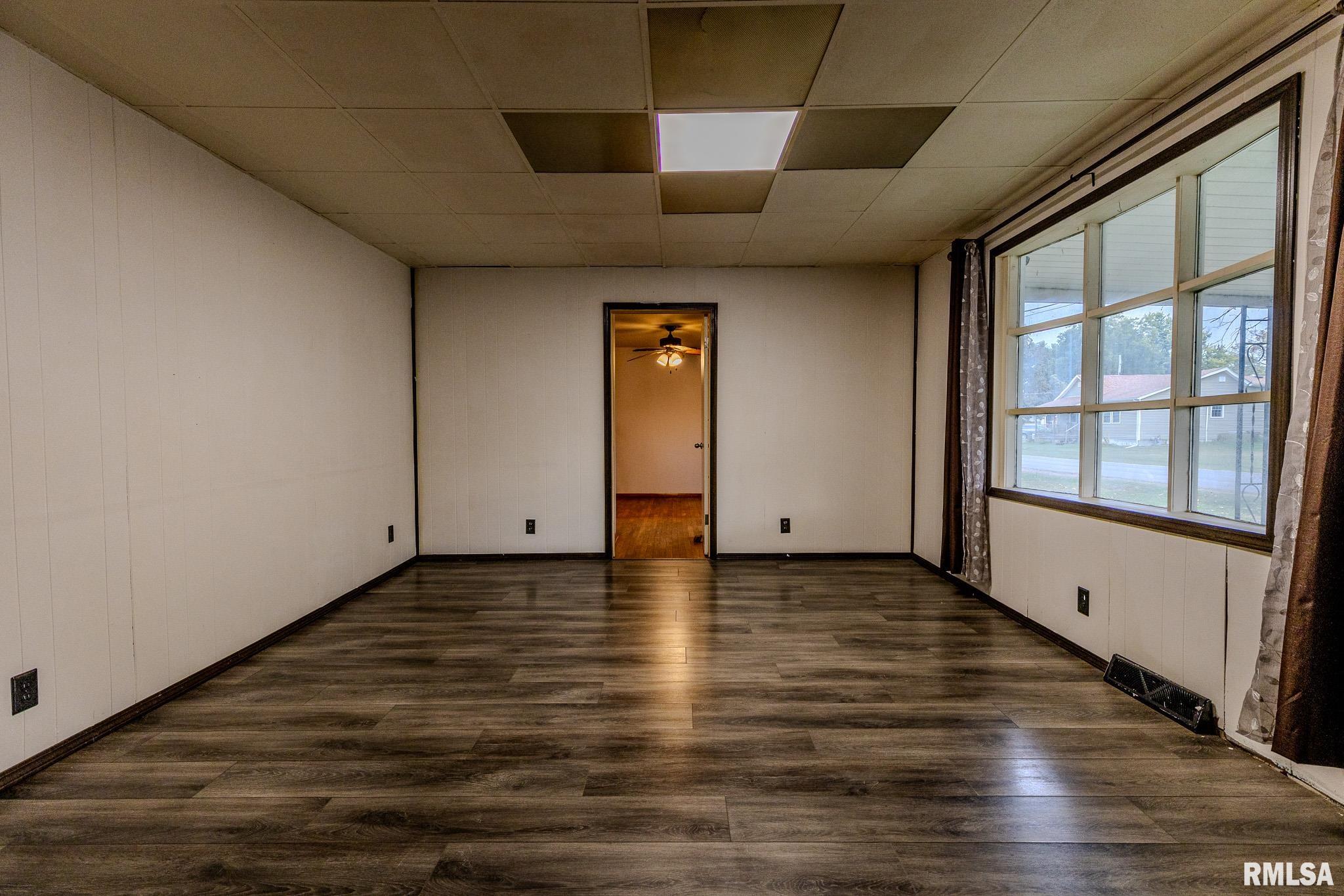 207 East Elm Street Thayer, IL 62689 - Photo 10 of 29