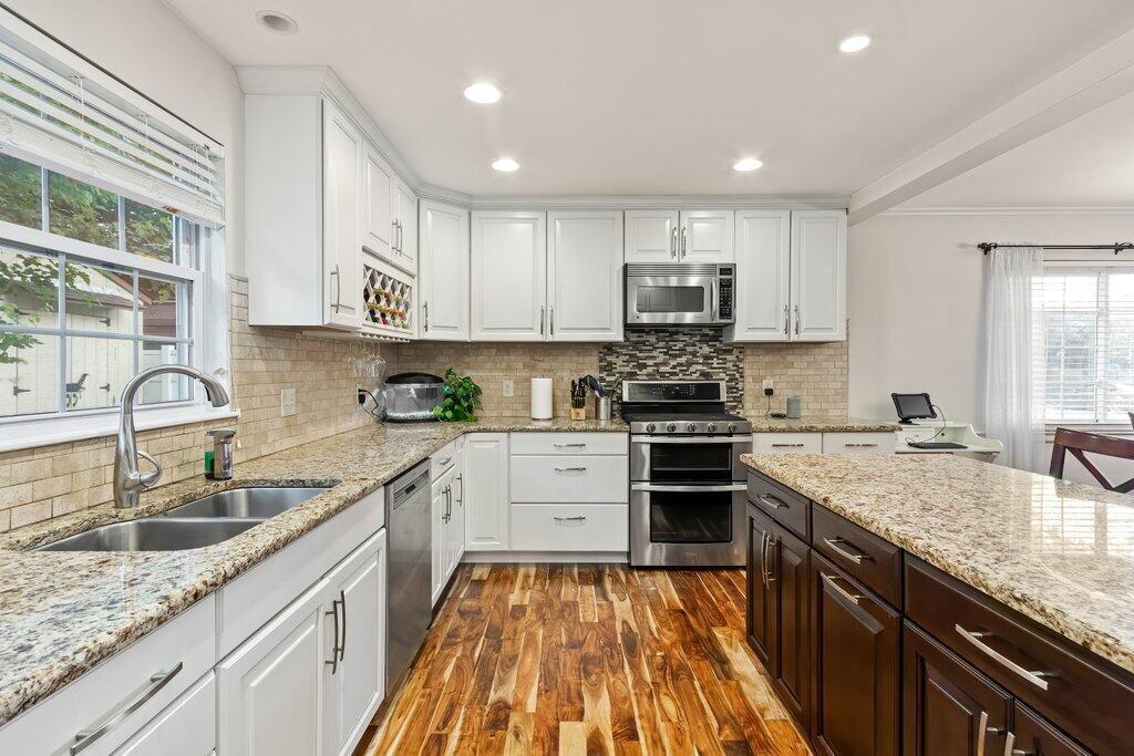 1920 Riverside Drive Columbus, OH 43221 - Photo 17 of 40 Hardwood floor throughout entire home!