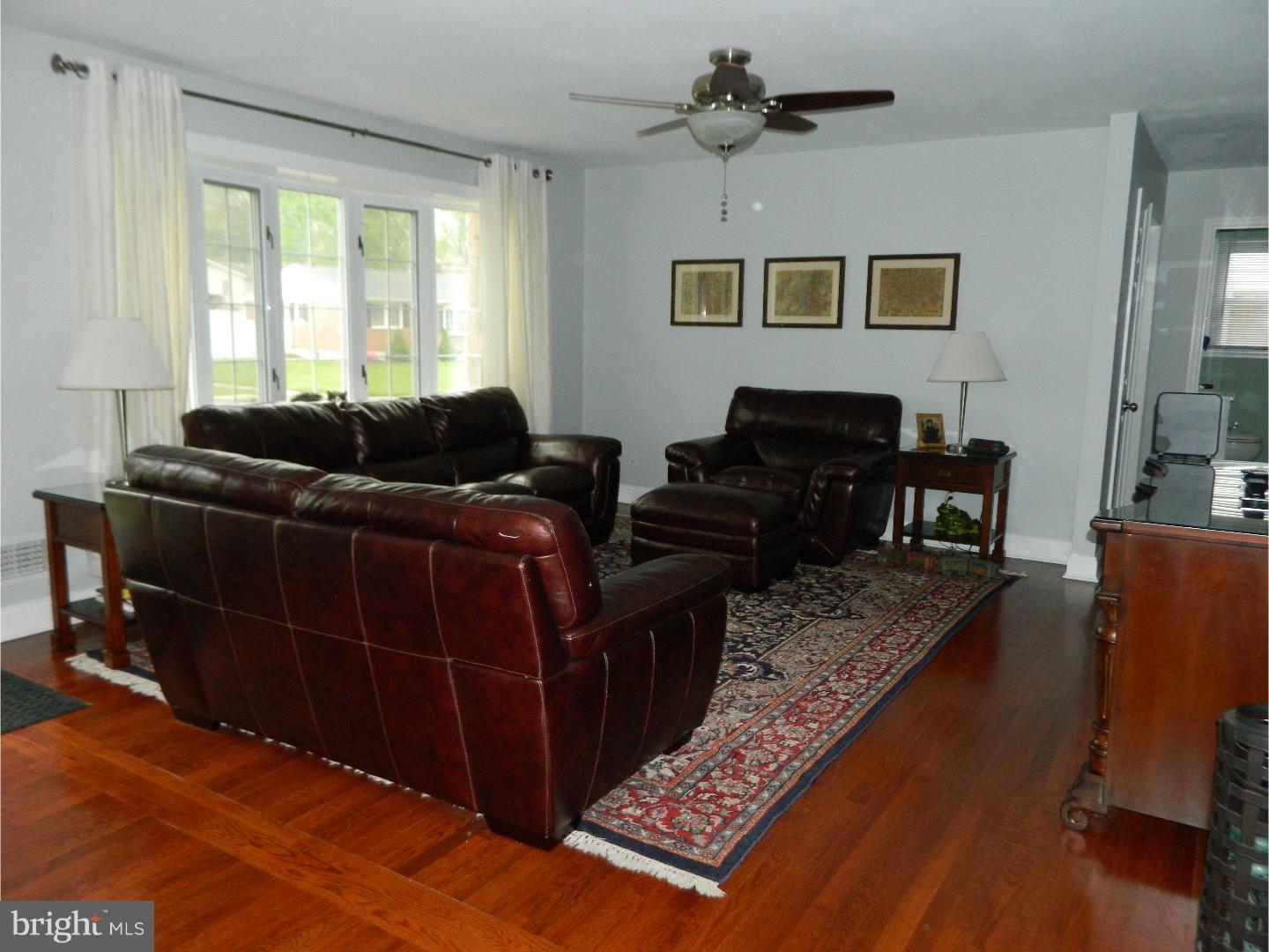 2706 Fairhope Road Wilmington, DE 19810 - Photo 7 of 22 Living Room