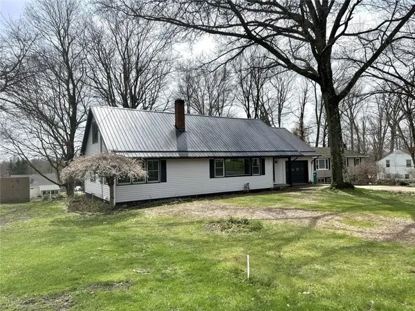 $299,999 | 326 Frazier Drive, New Castle, PA 16105