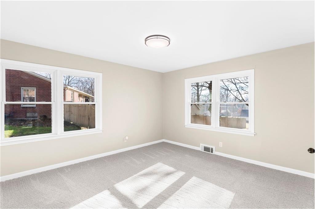 326 Frazier Drive New Castle, PA 16105 - Photo 16 of 29 2nd Bedroom