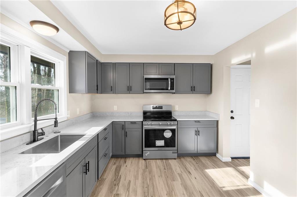 326 Frazier Drive New Castle, PA 16105 - Photo 3 of 29 Kitchen view